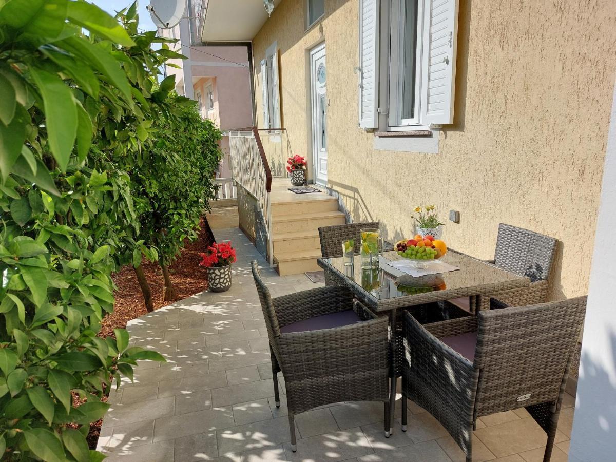 Apartment Hrzic Malinska Exteriör bild